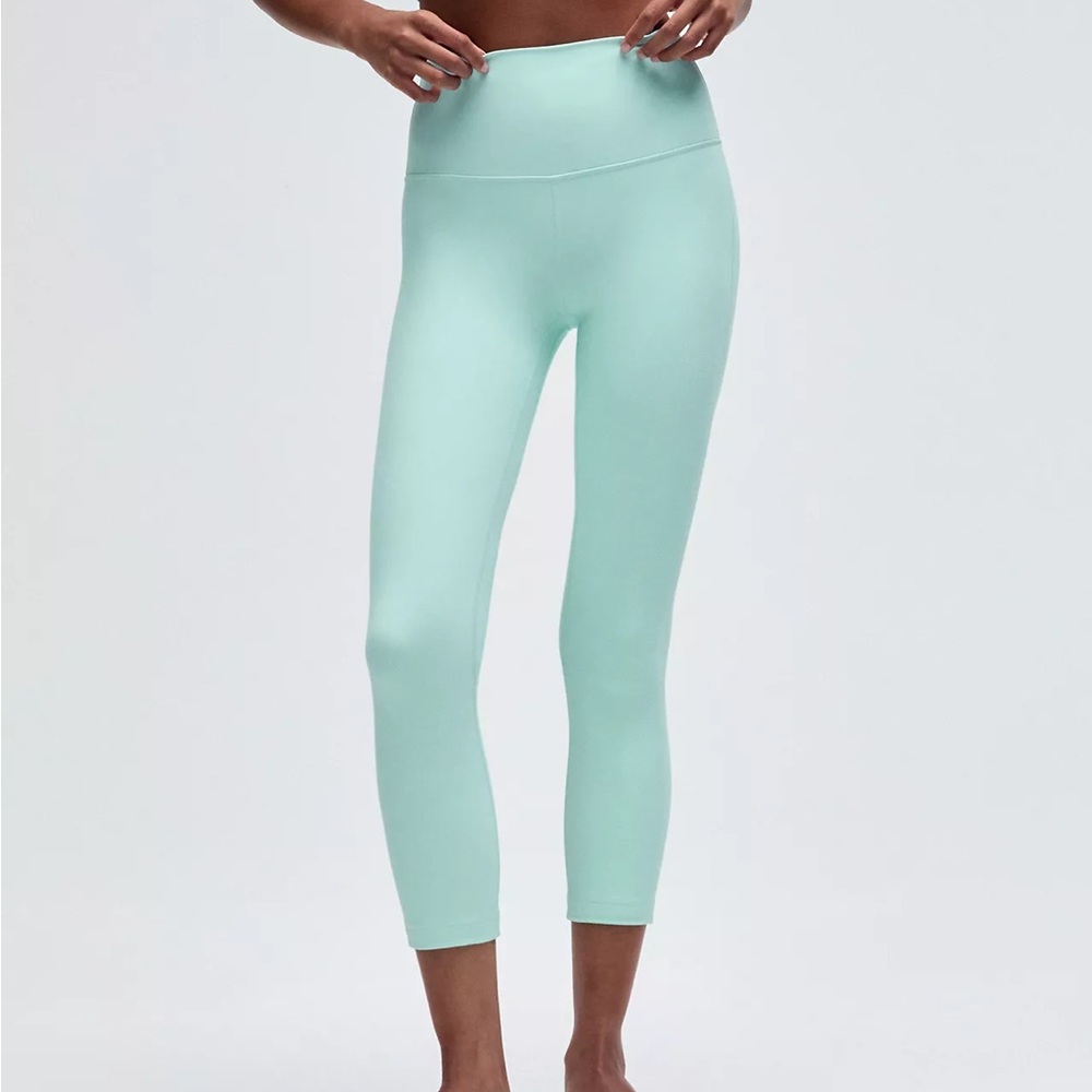 lululemon Align™ High-Rise Crop 23" SIZE 10 - worn once in great condition :)